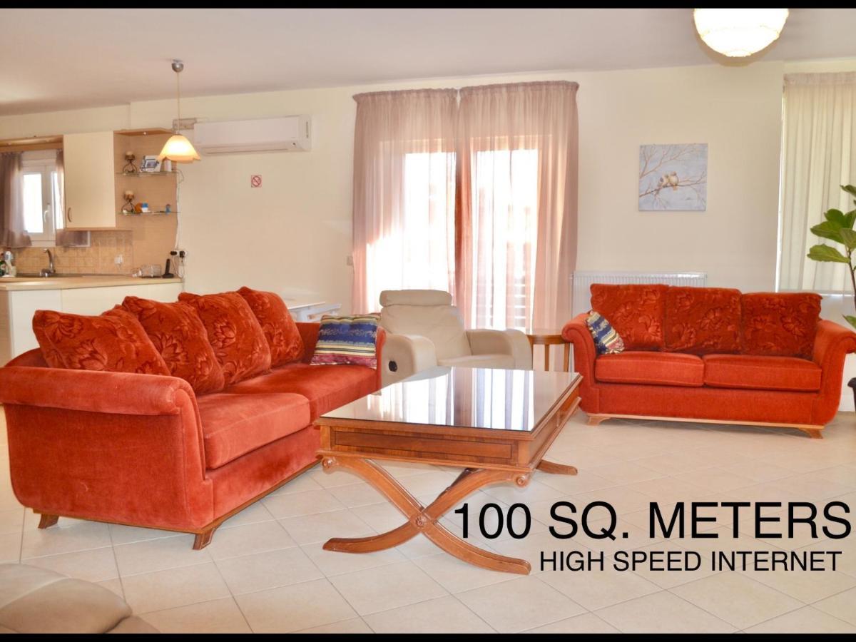 Giorgos Large Size Apartments -Family Friendly With Free Parking And Yard Views Iraklio Eksteriør bilde